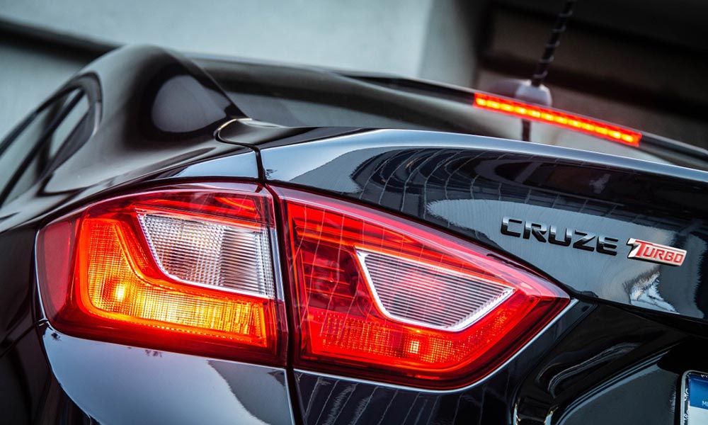 GM Cruze RS e Midnight - Caderno Garagem