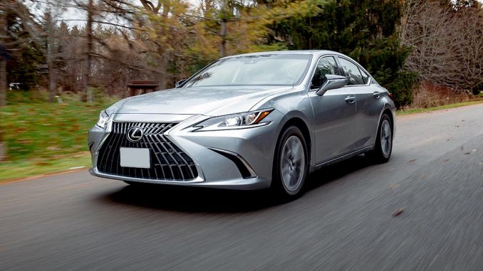 Lexus-Carrossel_ES300h_2022