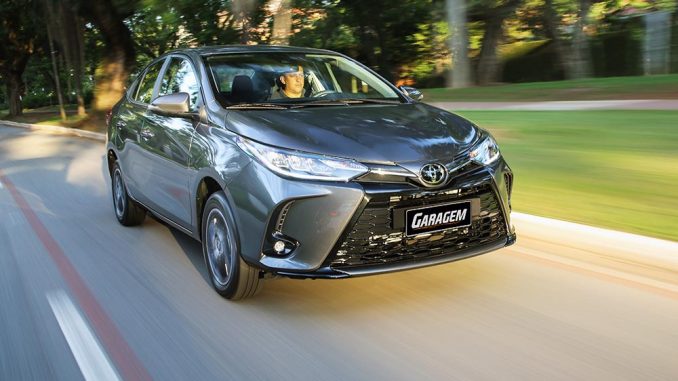 Toyota Yaris 2023, Câmera Car - Caderno Garagem