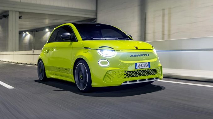Fiat Abarth 500e - Caderno Garagem